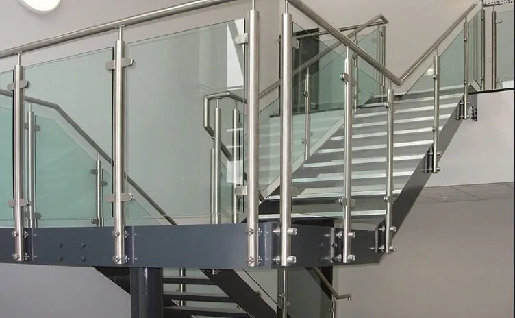 cau-thang-inox-2