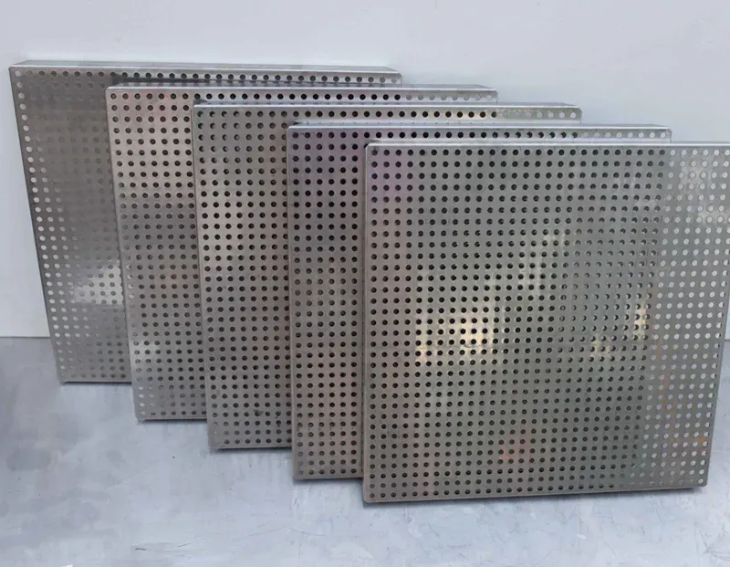 tam-inox-duc-lo-tron