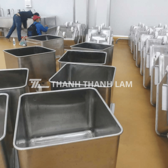 Khay inox đựng thức ăn cho gia súc