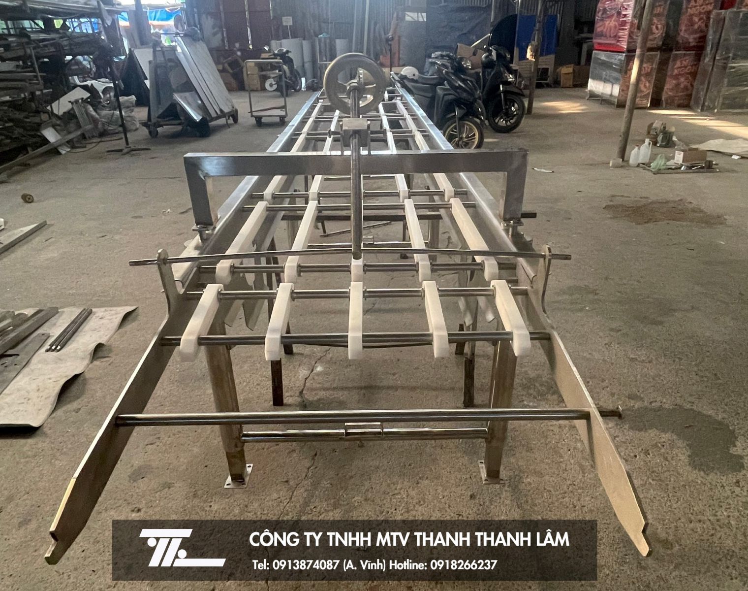 gia-cong-bang-chuyen-inox